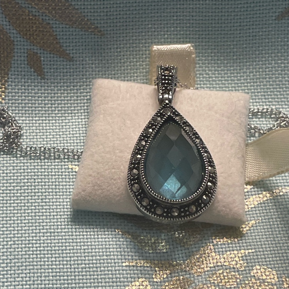 Blue topaz sterling silver pendant and chain